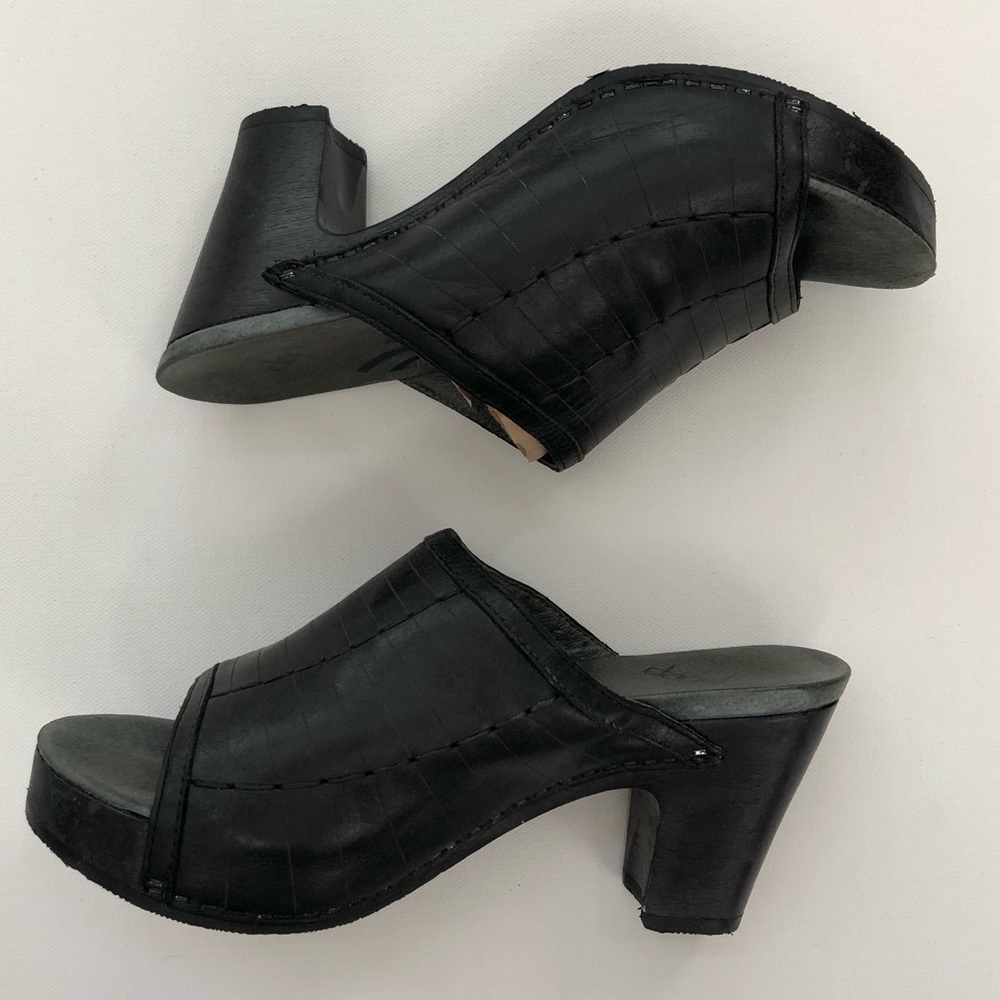 Dansko Size 38 Black Woman Sandals Leather Clog - 0092
